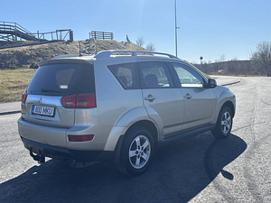 Peugeot 4007 (3 фото из 6)