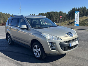 Peugeot 4007 (2 фото из 6)
