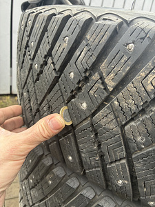 Шипованные шины Goodyear 18 (4 фото из 4)