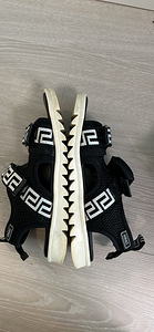 Сандалии Versace (6 фото из 6)