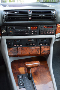 BMW REVERSE makk mängija + AUX E34 E32 E28 E23 E36 E24 E31 (1 foto / 9)