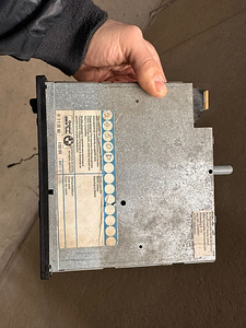BMW REVERSE makk mängija + AUX E34 E32 E28 E23 E36 E24 E31 (5 foto / 9)