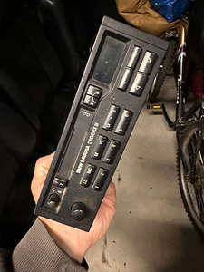 BMW makk mängija E28 E23 E30 E36 E34 E32 E24 E31 (1 foto / 1)