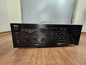 Akai AM-55 цифровой интегрированный усилитель (1 фото из 4)