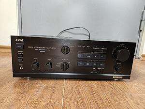 Akai AM-55 цифровой интегрированный усилитель (2 фото из 4)