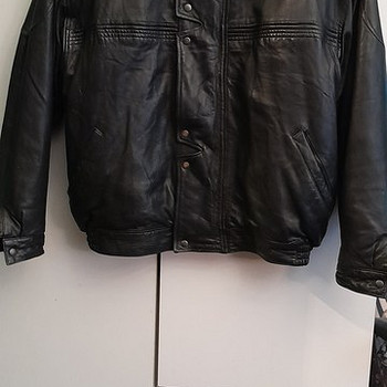Кожаная куртка р.XL/54-56