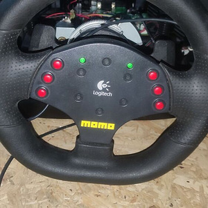 Logitech momo mängurool varuosadeks (1 foto / 5)