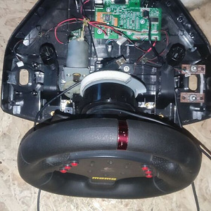 Logitech momo mängurool varuosadeks (4 foto / 5)