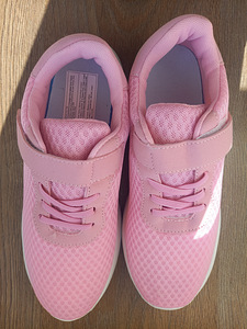 Кроссовки р. 39 (3 фото из 3)