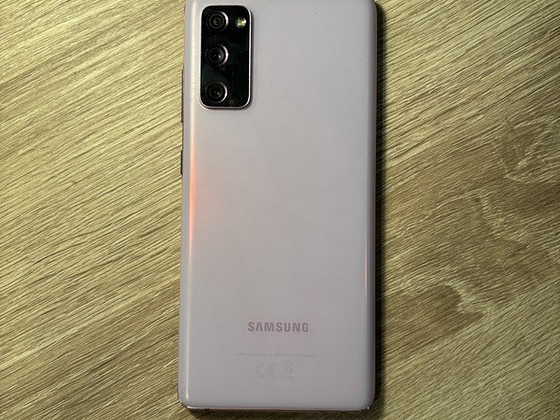 Samsung S20 FE telefon