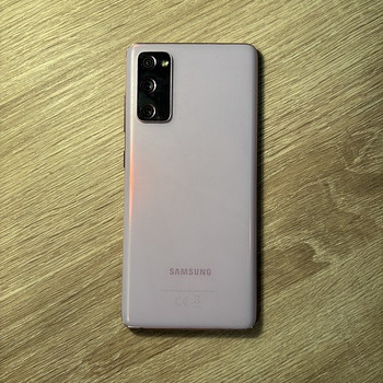 Samsung S20 FE telefon