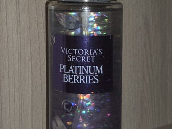 Platinum Berries Victoria's secret mist