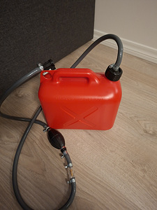 5L kütusepaak paadimootorile (täiskomplekt) (1 foto / 2)