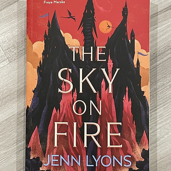 «The sky on fire» - Дженн Лайонс