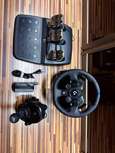 Logitech g923 (1 foto / 9)