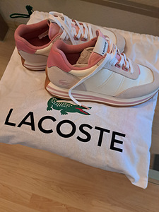 Lacoste (1 foto / 3)