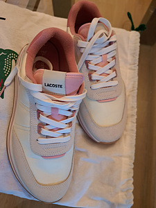 Lacoste (3 foto / 3)