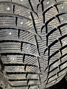 Зимняя шина 225/45 r17 (4 фото из 5)