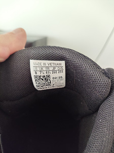 Adidas кроссовки (3 фото из 6)