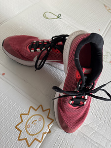 Женские nike кроссовки (2 фото из 4)