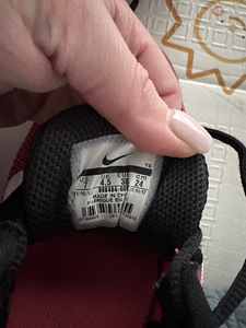 Женские nike кроссовки (4 фото из 4)