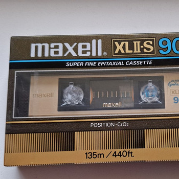 MAXELL XLII-S 1985 MAXELL UDXLII 1979