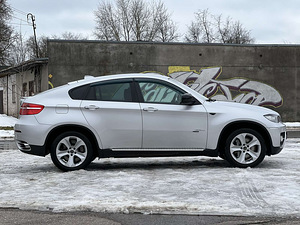 BMW X6 XDRIVE 50I (5 foto / 10)