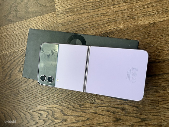 Samsung Galaxy Z Flip 4