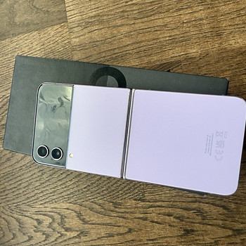 Samsung Galaxy Z Flip 4