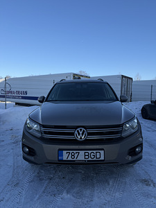 Volkswagen Tiguan (1 фото из 10)
