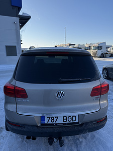 Volkswagen Tiguan (4 фото из 10)