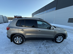 Volkswagen Tiguan (5 фото из 10)