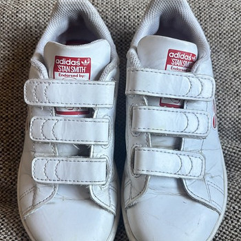 Продам детские кроссовки Adidas