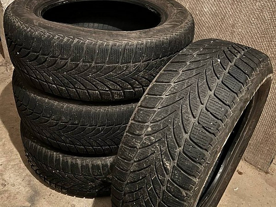 Goodyear UltraGrip Ice 2 (205/60 R16)