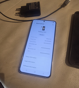 Samsung Galaxy S23 128GB (2 foto / 3)