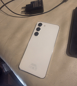 Samsung Galaxy S23 128GB (3 foto / 3)