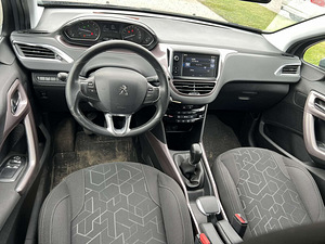 PEUGEOT 2008 (9 фото из 11)