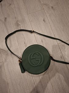 GUCCI новая (2 фото из 6)