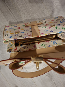 LOUIS VUITTON сумка (3 фото из 5)