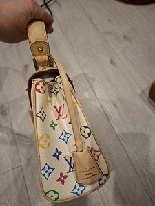LOUIS VUITTON сумка (5 фото из 5)