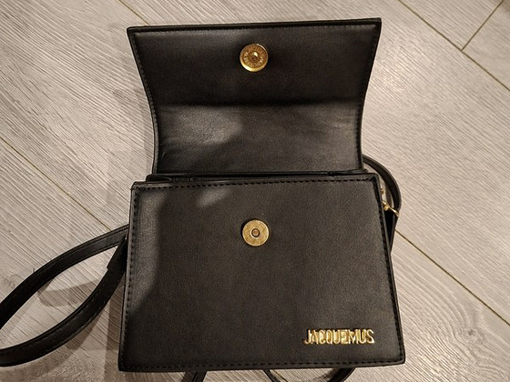 JACQUEMUS.