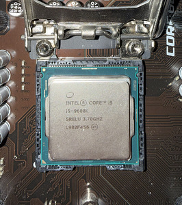 Intel Core i5-9600k (1 фото из 1)