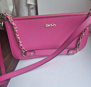 Сумка DKNY (1 фото из 1)