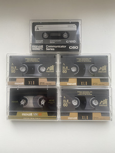 Maxell (1 foto / 2)
