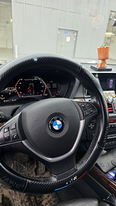 BMW E70 4.0d (3 foto / 15)