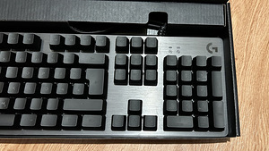 Logitech G512 CARBON (4 фото из 5)