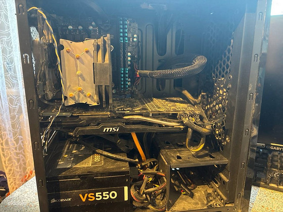 Корпус ПК с комплектующими- MSI H61, 8GB DDR3, Corsair 550W