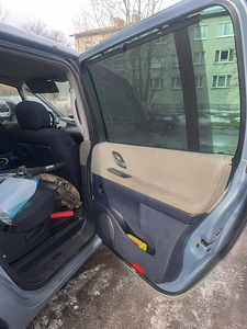 Renault Espace по запчастям (5 фото из 7)