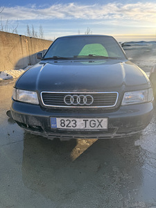 Audi a4 на запчасти (2 фото из 7)