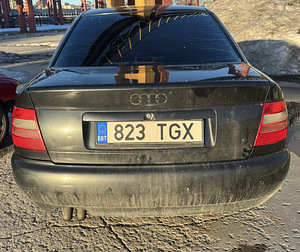 Audi a4 на запчасти (3 фото из 7)